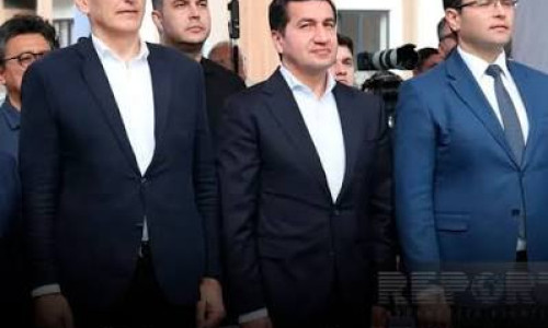 Qarabağ səfərinə reaksiyalar Ermənistanın yeni reallıqları qəbul etmək problemini göstərir